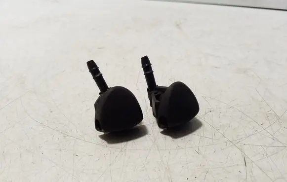 Fiat 500L Windshield washer spray nozzle A831