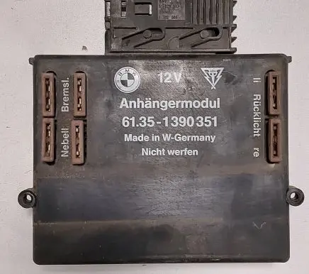 BMW 5 E39 Tow bar trailer control unit/module 61351390351