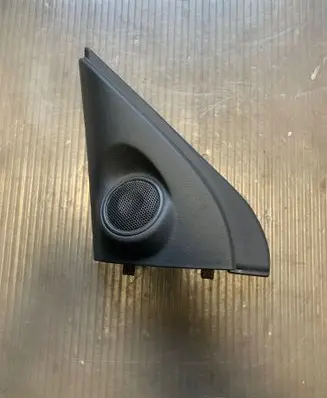Mitsubishi Outlander Front door high frequency speaker 7221B587