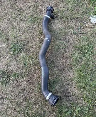 BMW 7 G11 G12 Engine coolant pipe/hose 8572905