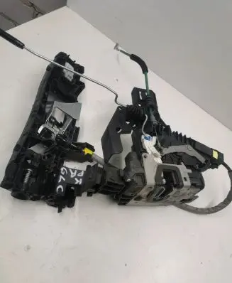 Mercedes-Benz GLC X253 C253 Front door lock A0997602100 163722008 0105096300E