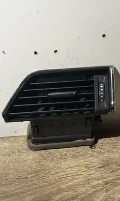 Skoda Octavia Mk3 (5E) Dashboard side air vent grill/cover trim 5E0819701