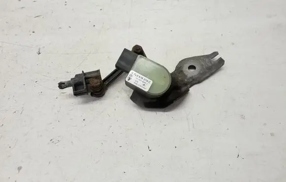 Headlight/headlamp level sensor