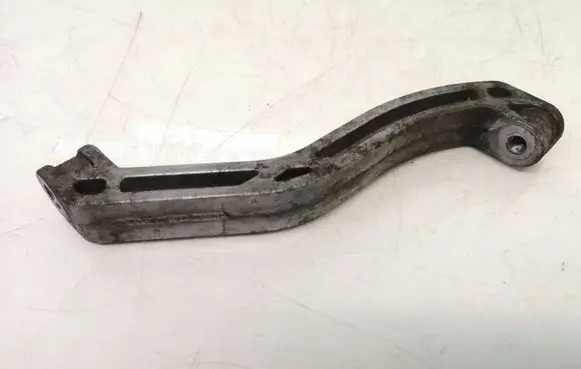 Volkswagen PASSAT B6 Engine mounting bracket 1K0199359E