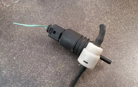 Smart ForFour I Windscreen/windshield washer pump