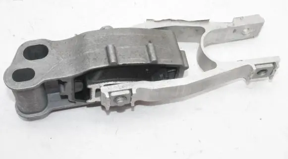 Volvo XC40 Engine mount bracket 31686299