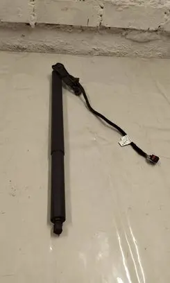 Maserati Levante Tailgate strut 670034275