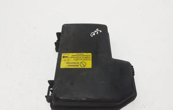 Volvo S60 Fuse box cover 8645259