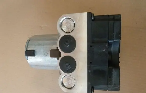 Audi RS4 ABS Pump 0265218021