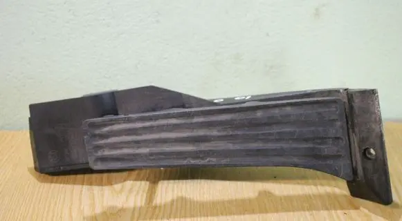 BMW 5 E60 E61 Accelerator throttle pedal 6772646