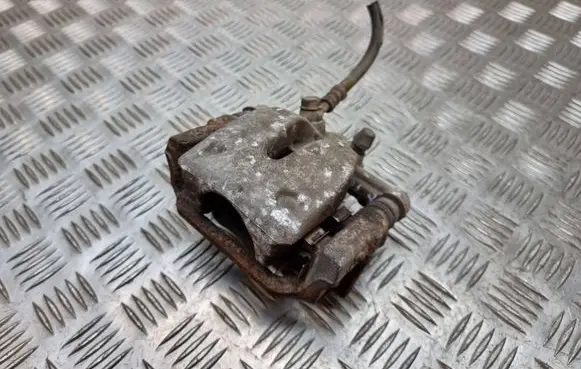 Toyota Corolla Verso E121 Rear brake caliper 