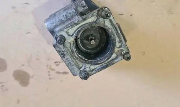 KIA Carnival EGR valve cooler bracket 