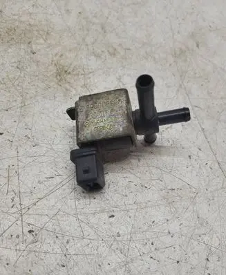 Audi TT Mk1 Turbo solenoid valve 058906283C