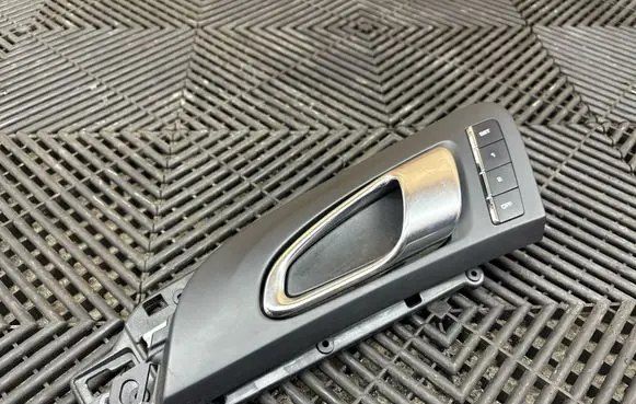Audi Q7 4L Front door interior handle 7P5837019