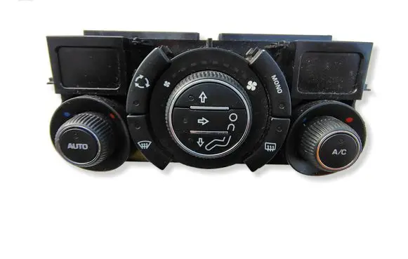 Peugeot RCZ Climate control unit 96718462XT00