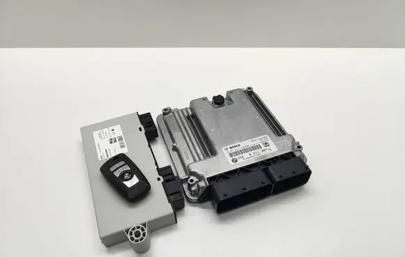 BMW 5 F10 F11 Engine ECU kit and lock set 9257038 92570389 61359257038