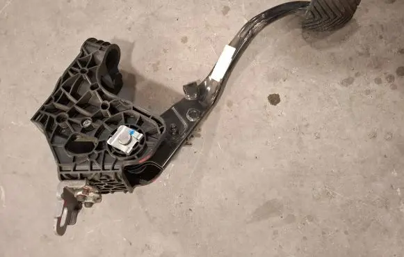 Hyundai i30 Clutch pedal 32802M6100
