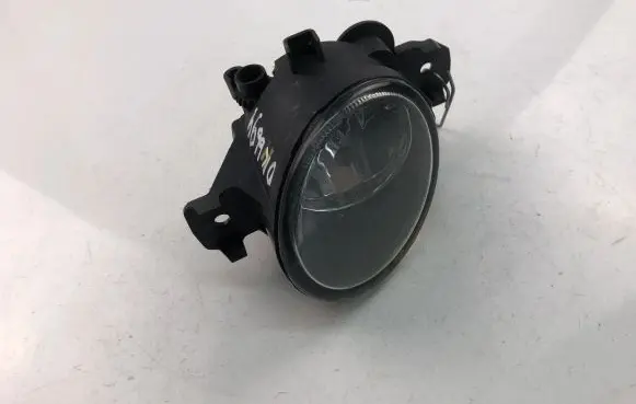 Renault Clio III Front fog light 8200002470
