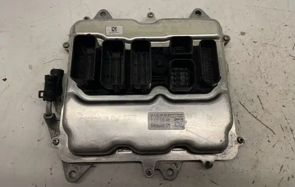 BMW 5 F10 F11 Engine control unit/module 8617520 0261S09662 030004003
