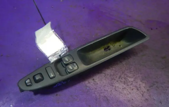 Volvo S40, V40 Quarter vent window switch 30638698