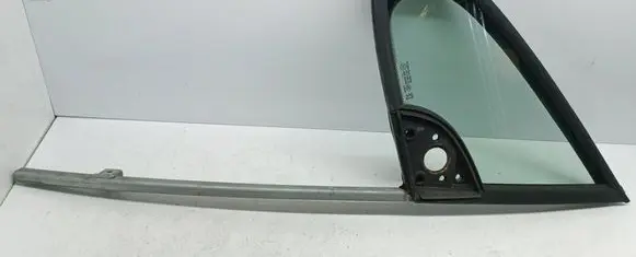 Peugeot 307 Front door vent window glass four-door 963445638