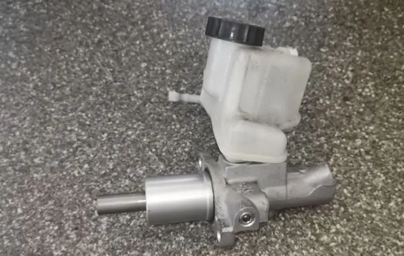Mercedes-Benz E W212 Master brake cylinder