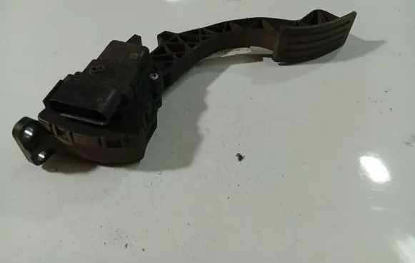 Volvo V50 Accelerator throttle pedal LM519F836AH
