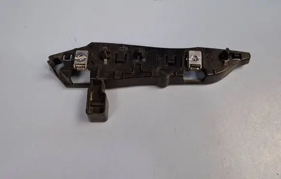Peugeot 3008 II Front bumper mounting bracket 9810975480