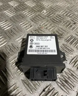Volkswagen PASSAT B6 Light module LCM 5M0907357 5WK49172