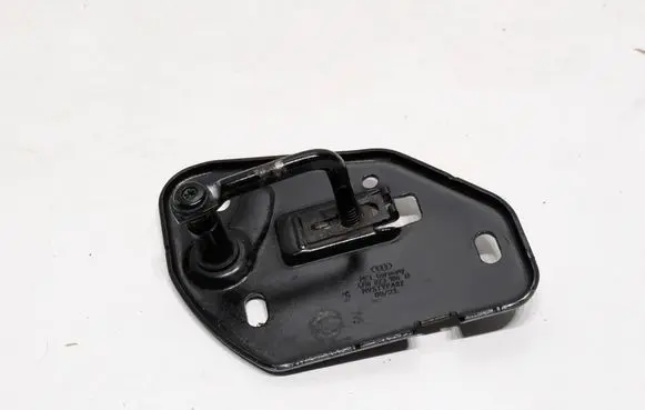Audi Q8 e-tron Engine bonnet/hood lock/latch loop/hook 4M8823186D 0521 MVGTYYA02
