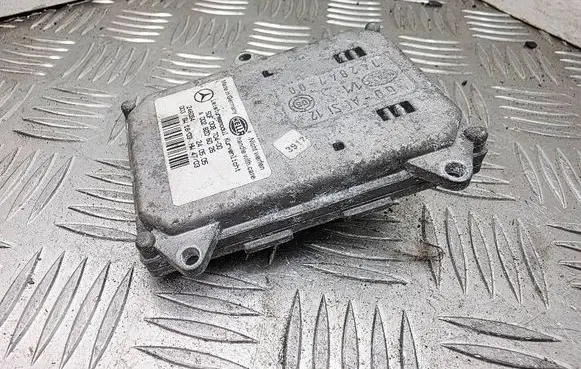 Mercedes-Benz ML W164 Headlight ballast module Xenon A0028206026 5DF00870400