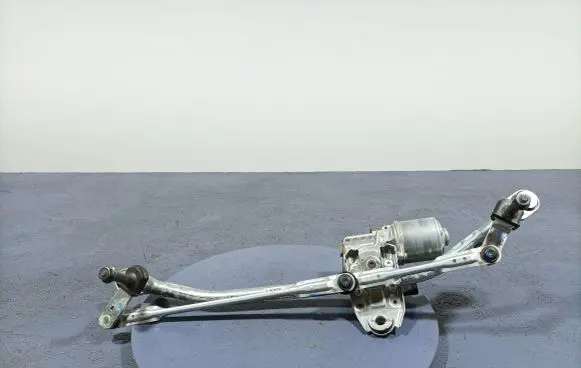 Volvo XC40 Front wiper linkage and motor 32378426