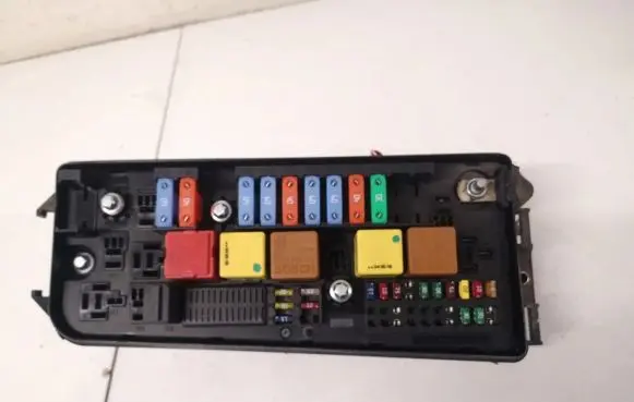 Opel Vectra C Fuse box set 13170899cr 13170899
