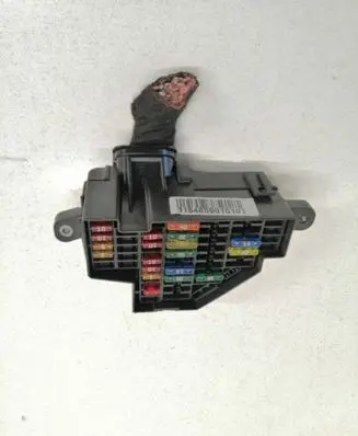 Audi A3 S3 8P Fuse module 210507 02468 3154859010101