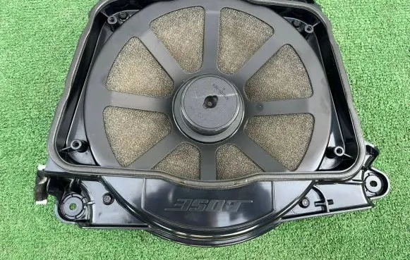 Audi A8 S8 D4 4H Subwoofer speaker 4H1035481 3428700010 MN617063