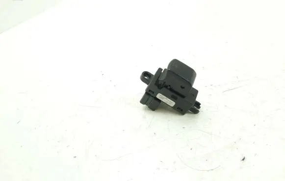 Nissan Navara D40 Electric window control switch 25411EA00A