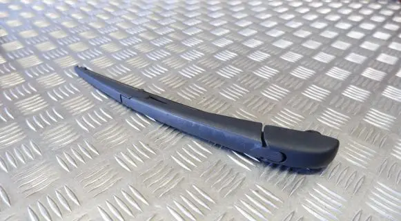 Toyota Prius+ (ZVW40) Rear wiper blade arm 8524142060 8524212090