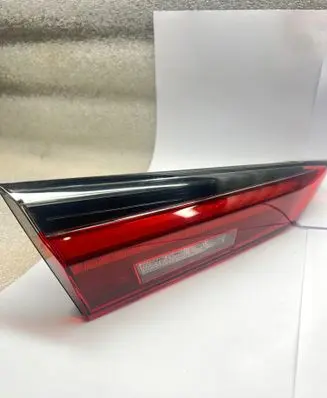 Tailgate rear/tail lights