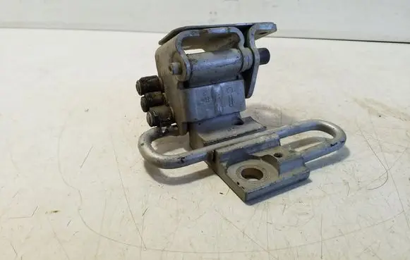Audi A6 Allroad C6 Front door lower hinge 8E0831412B