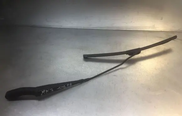 Ford Mondeo Mk III Windshield/front glass wiper blade 1S7117526