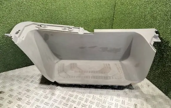 Man TGE 1gen Front sill trim cover 7C0863735B 7C0863735