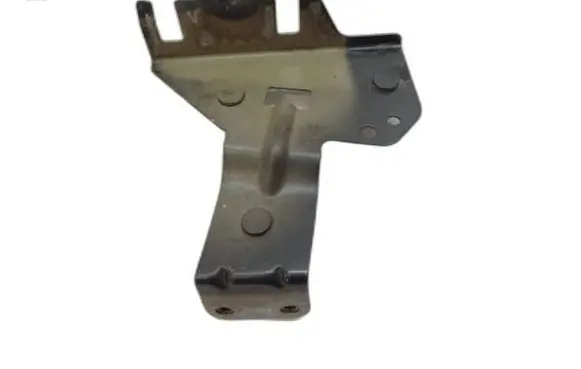 Fender mounting bracket