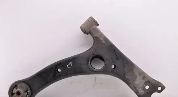 Toyota Prius (XW20) Front lower control arm/wishbone