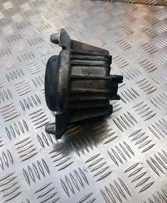 Mercedes-Benz E W212 Engine mount bracket A2122406717
