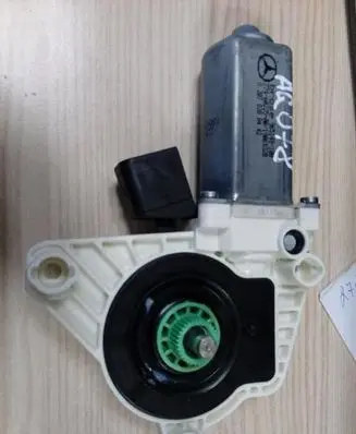 Mercedes-Benz E A207 Front door window regulator motor A2078200442 AG078