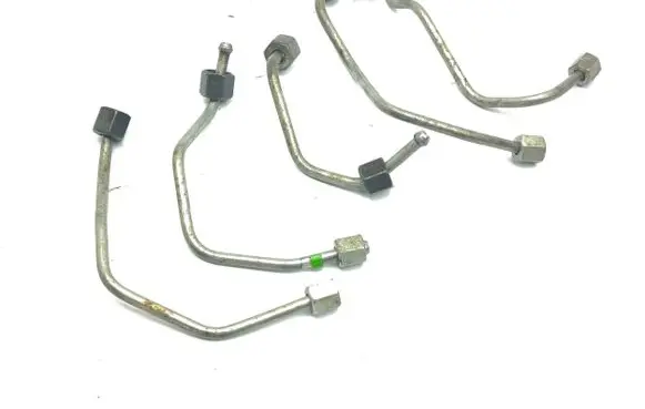 Fuel injector supply line/pipe