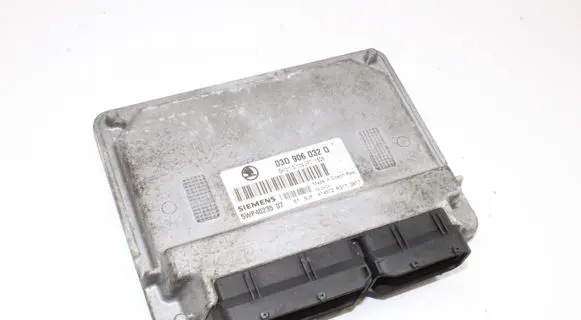 Skoda Fabia Mk1 (6Y) Engine control unit/module 03D906032Q