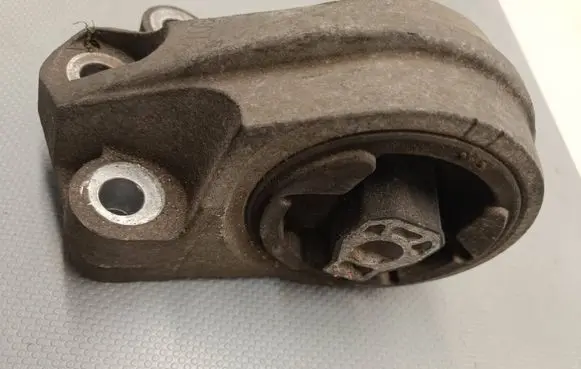 Opel Antara Engine mount bracket 3077