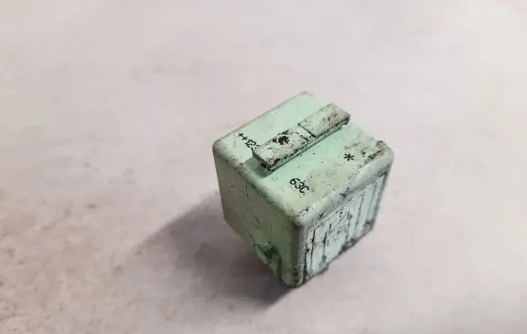 BMW 5 E39 Other relay 61368373700 6136-8373700