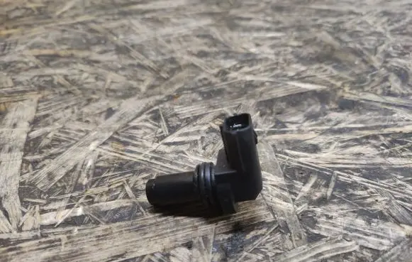 Jaguar XJL Camshaft position sensor 6G9N12K073BB